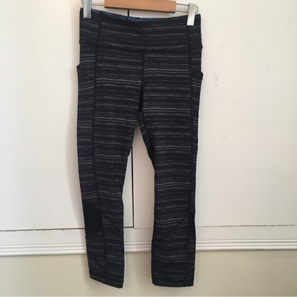 LULULEMON Pace Rival Crop Cyber Stripe Naval Blue Black / Black Sz 4 - Picture 3 of 8